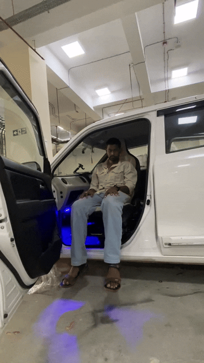 Side view of swivel out seat